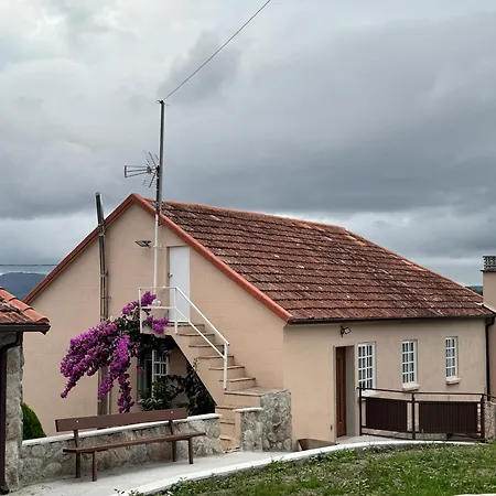 Casa Basilio Ferienhaus Osera